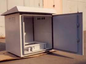 Контейнеры утепленные универсальные и контейнеры для дизель-генераторов (в т. ч. на базе 20-ти футовых ж/д контейнеров)